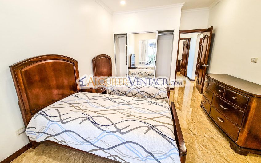 Apartamento amueblado de 3 habit. con terraza en San Rafael Escazú