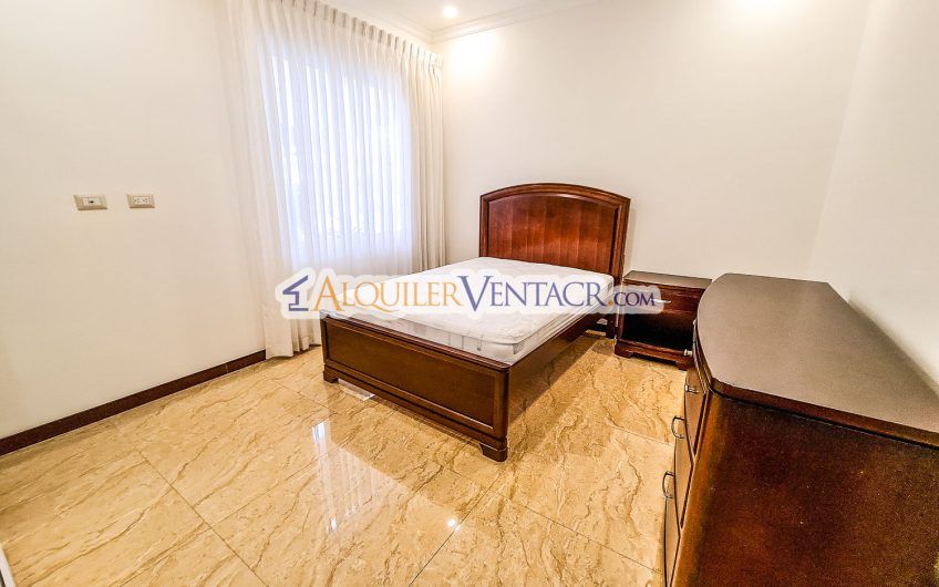 Apartamento amueblado de 3 habit. con terraza en San Rafael Escazú