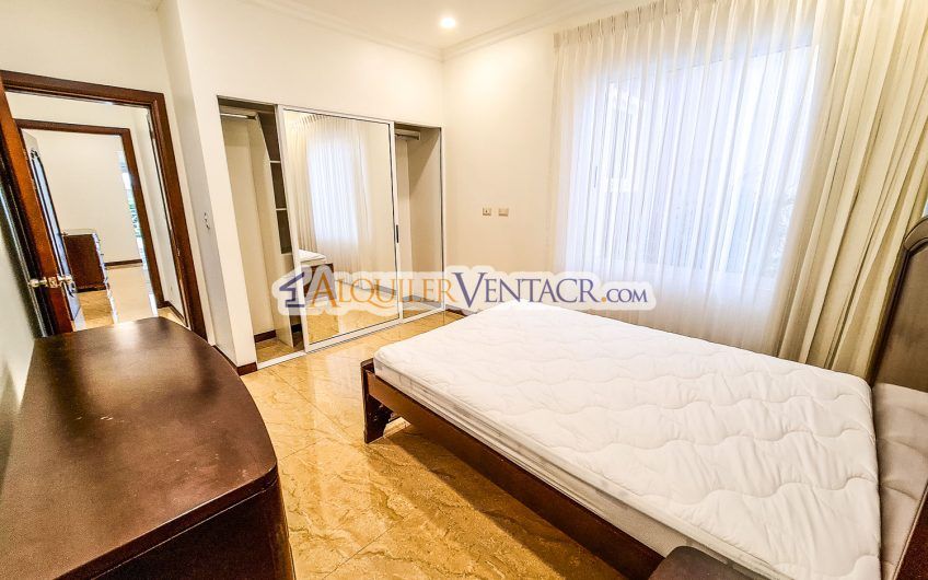 Apartamento amueblado de 3 habit. con terraza en San Rafael Escazú