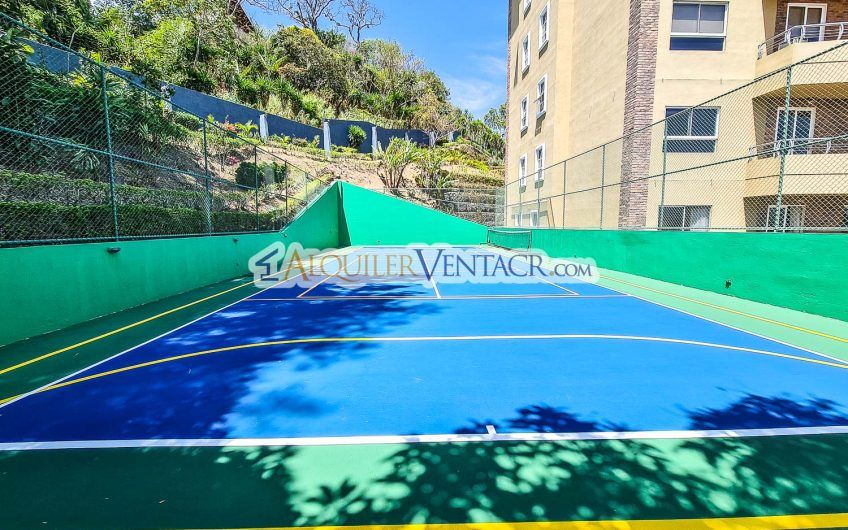 Apartamento amueblado de 3 habit. con vista en San Rafael Escazú