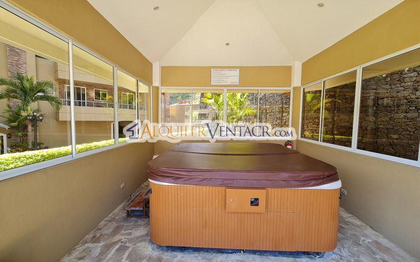 Apartamento amueblado de 3 habit. con vista en San Rafael Escazú