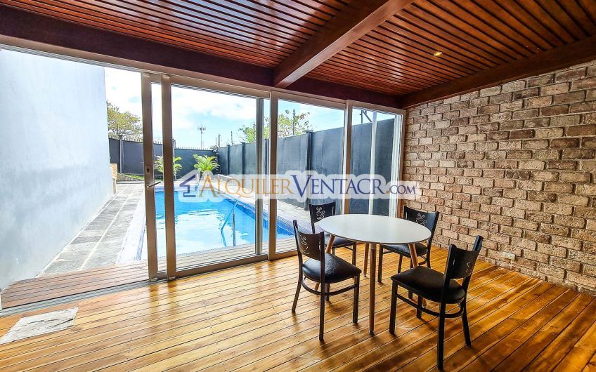 Penthouse de 150 m2 con vista y línea blanca en San Rafael Escazú
