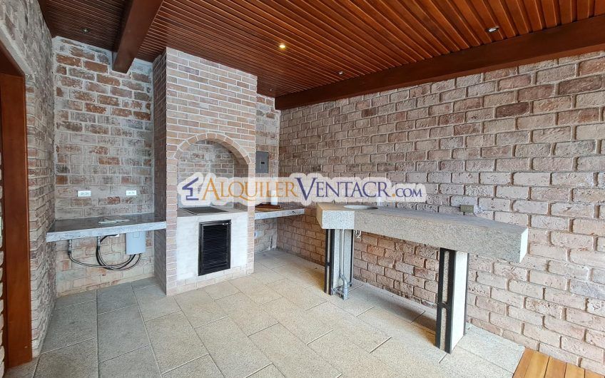 Penthouse de 150 m2 con vista y línea blanca en San Rafael Escazú