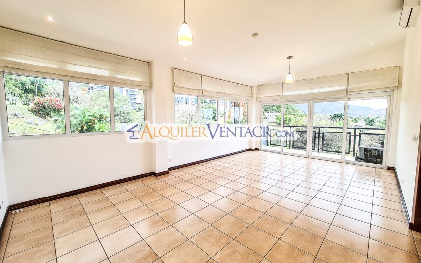 Penthouse de 150 m2 con vista y línea blanca en San Rafael Escazú