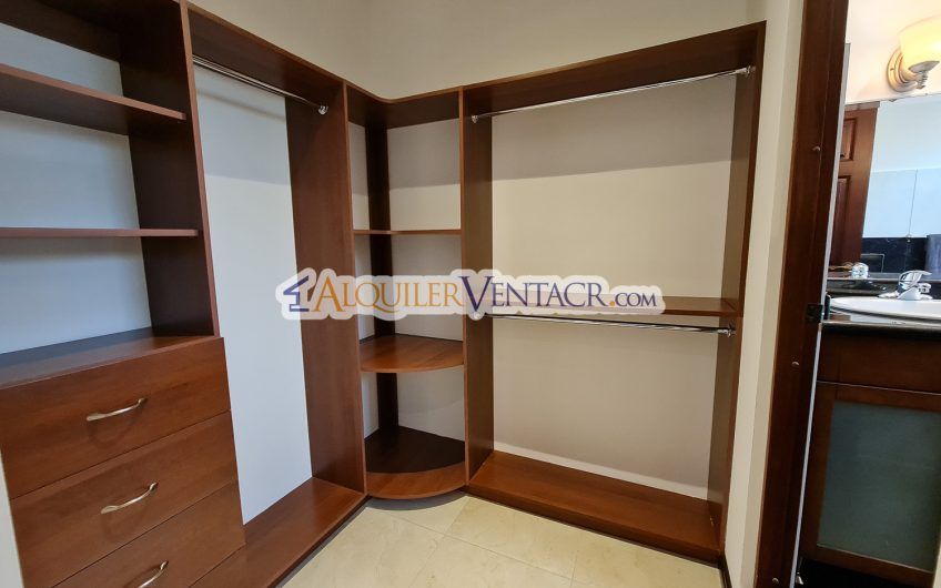 Penthouse de 150 m2 con vista y línea blanca en San Rafael Escazú