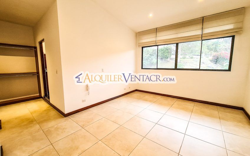 Penthouse de 150 m2 con vista y línea blanca en San Rafael Escazú