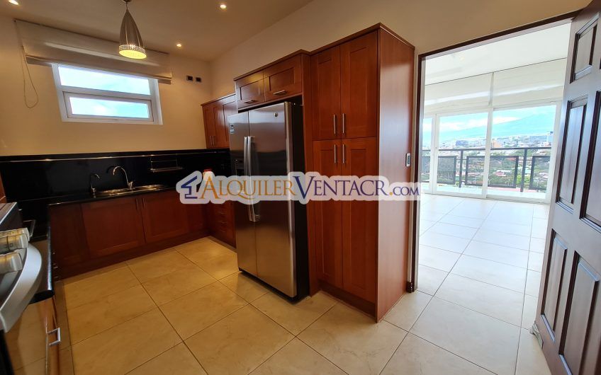 Penthouse de 170 m2 con vista y línea blanca en San Rafael Escazú