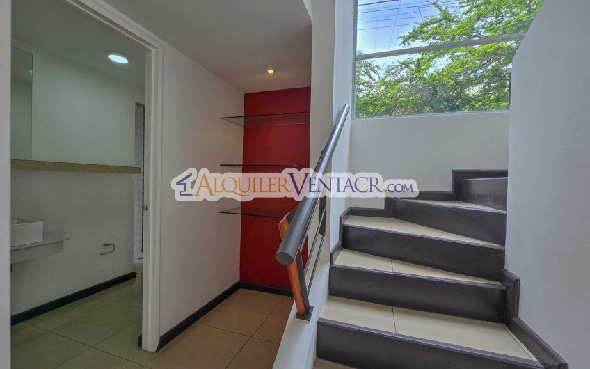 Condo de 3 habit. con jardín en Brasil de Mora Santa Ana