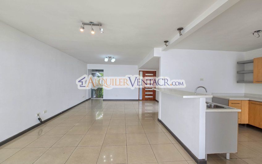 Condo de 3 habit. con jardín en Brasil de Mora Santa Ana