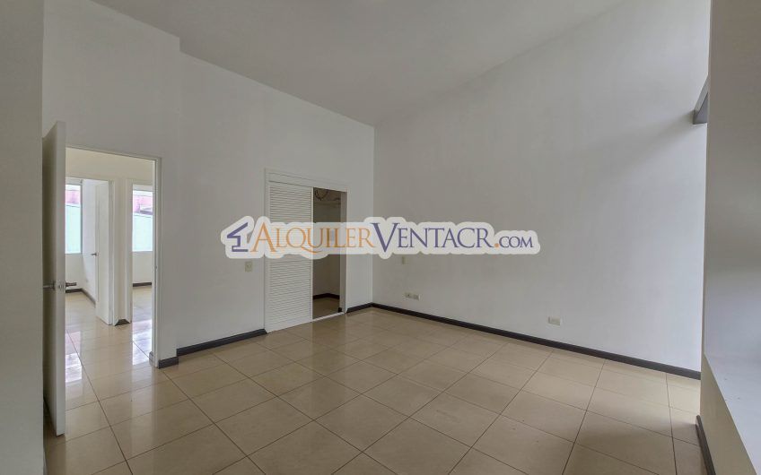 Condo de 3 habit. con jardín en Brasil de Mora Santa Ana