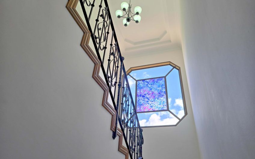 Casa de 600 m2 con piscina propia y vista en Alto Las Palomas Santa Ana