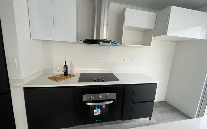 Condo moderno con jardín en Brasil de Mora Santa Ana