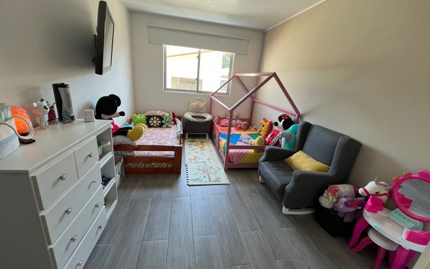 Condo moderno con jardín en Brasil de Mora Santa Ana