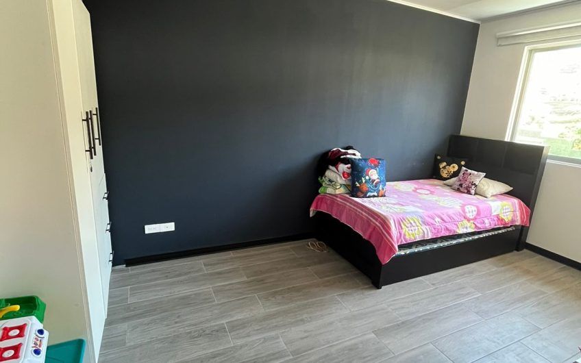 Condo moderno con jardín en Brasil de Mora Santa Ana