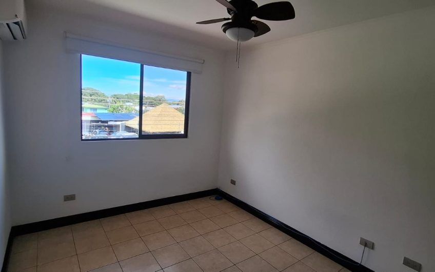 Condo Hacienda Las Palmas! Casa de 3 habit. con jardín
