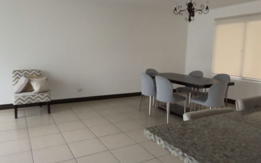 Condo amueblado con jardín en Río Palma Guachipelín Escazú!