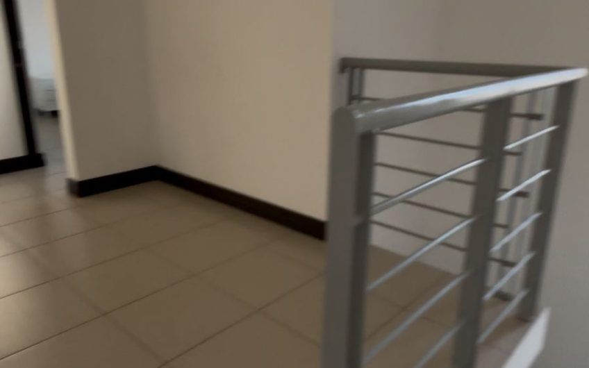 Condo amueblado con jardín en Río Palma Guachipelín Escazú!