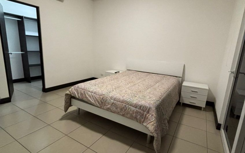 Condo amueblado con jardín en Río Palma Guachipelín Escazú!