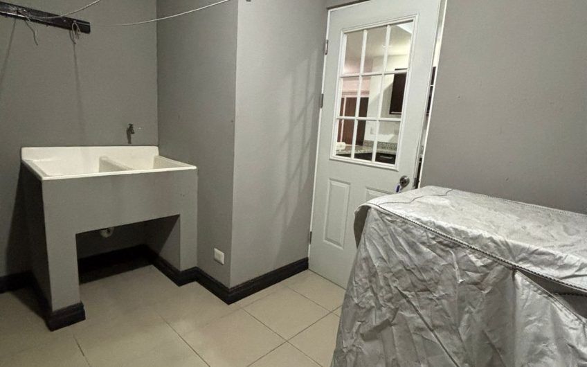 Condo amueblado con jardín en Río Palma Guachipelín Escazú!