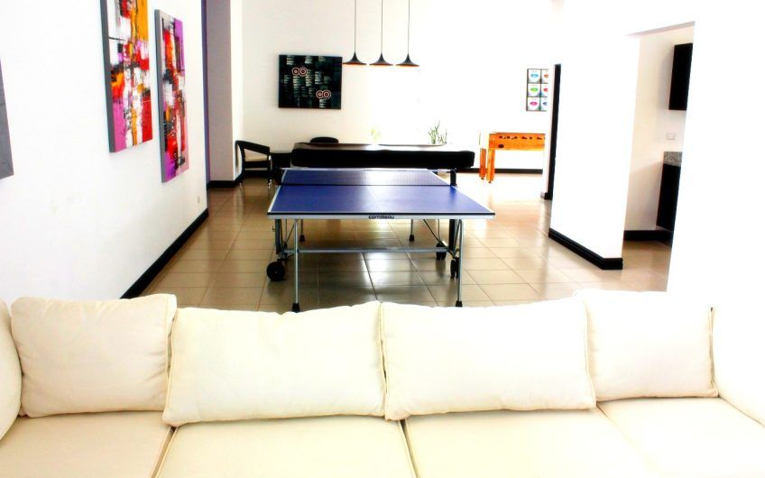 Condo amueblado con jardín en Río Palma Guachipelín Escazú!