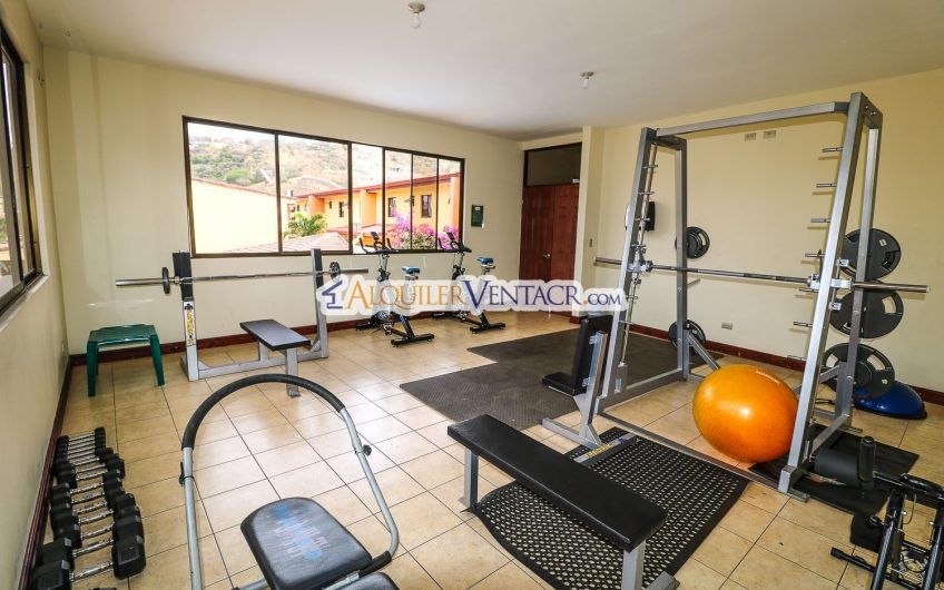 Condo Hacienda Las Palmas! Casa de 3 habit. con jardín