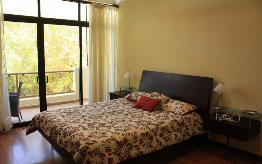 Apartamento amueblado de 1 habit. + 1 studio en San Rafael Escazú