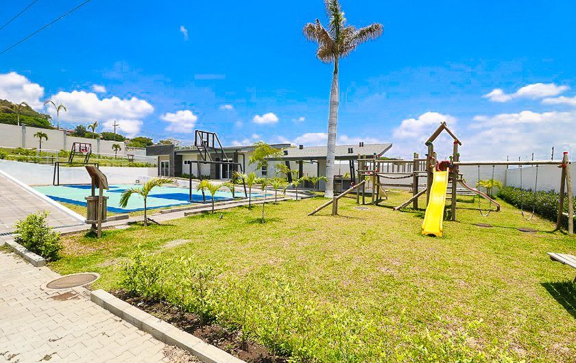 Condo amueblado con jardín en Río Palma Guachipelín Escazú!