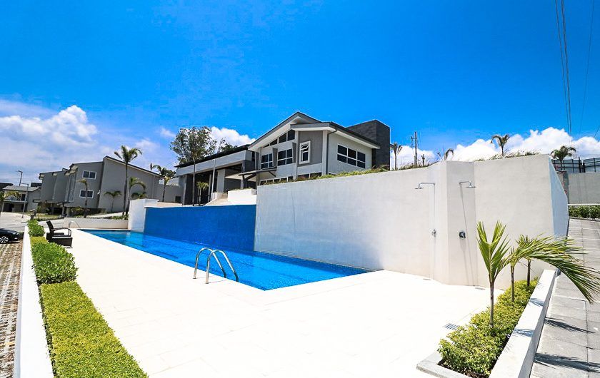 Condo amueblado con jardín en Río Palma Guachipelín Escazú!