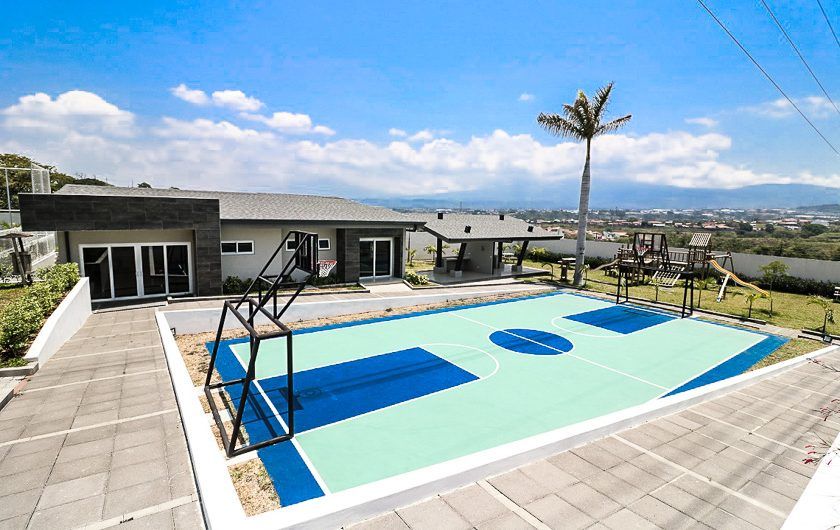 Condo amueblado con jardín en Río Palma Guachipelín Escazú!