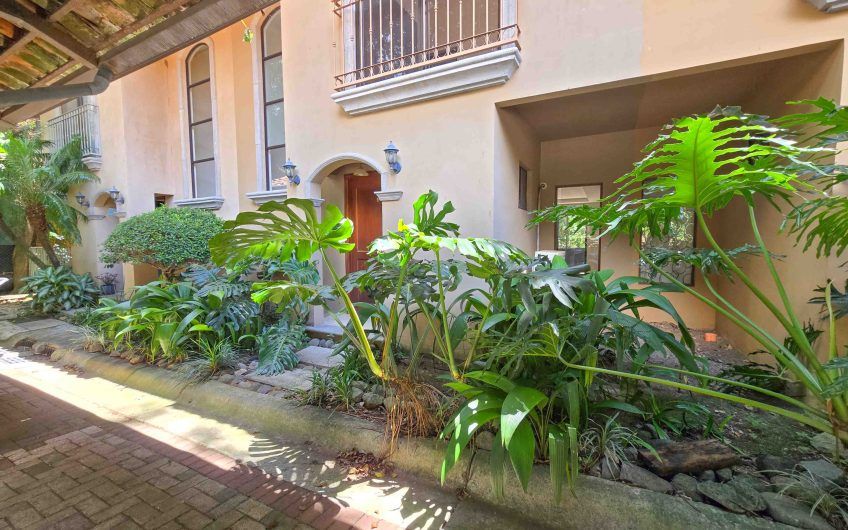 Condo estilo Mediterráneo en Brasil de Mora Santa Ana