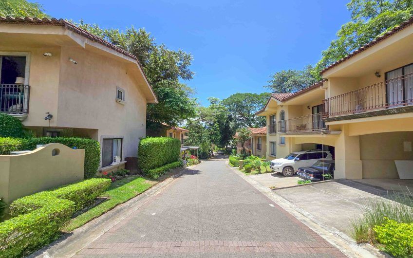Condo estilo Mediterráneo en Brasil de Mora Santa Ana