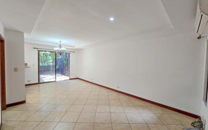 Condo estilo Mediterráneo en Brasil de Mora Santa Ana