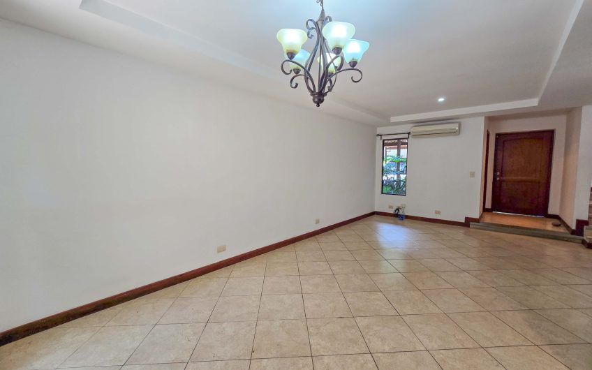 Condo estilo Mediterráneo en Brasil de Mora Santa Ana