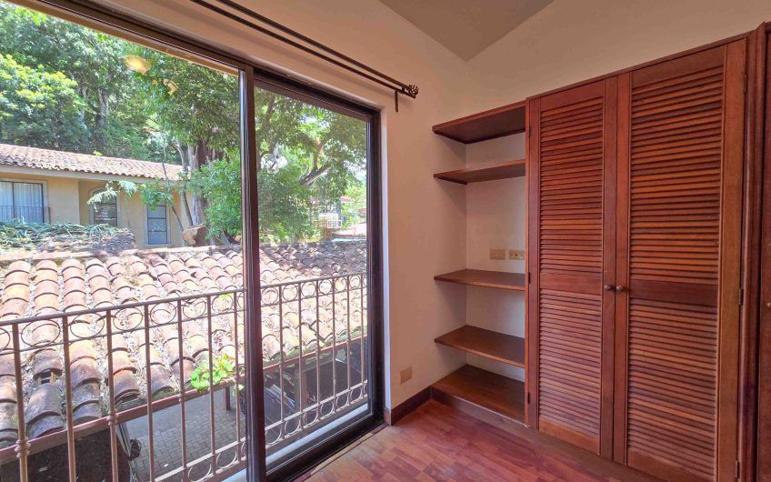 Condo estilo Mediterráneo en Brasil de Mora Santa Ana