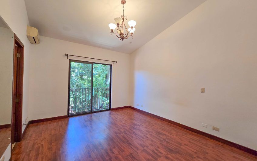 Condo estilo Mediterráneo en Brasil de Mora Santa Ana