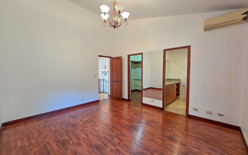 Condo estilo Mediterráneo en Brasil de Mora Santa Ana