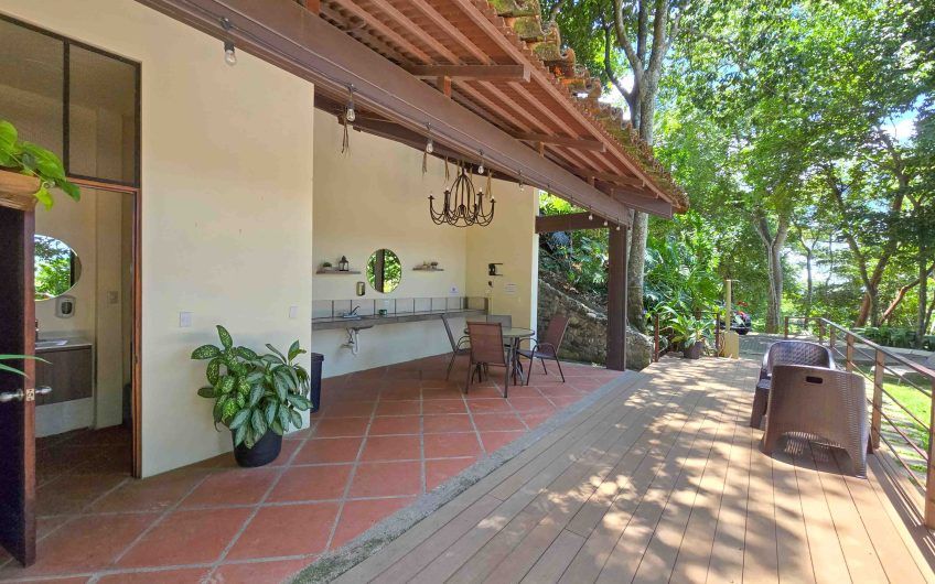 Condo estilo Mediterráneo en Brasil de Mora Santa Ana