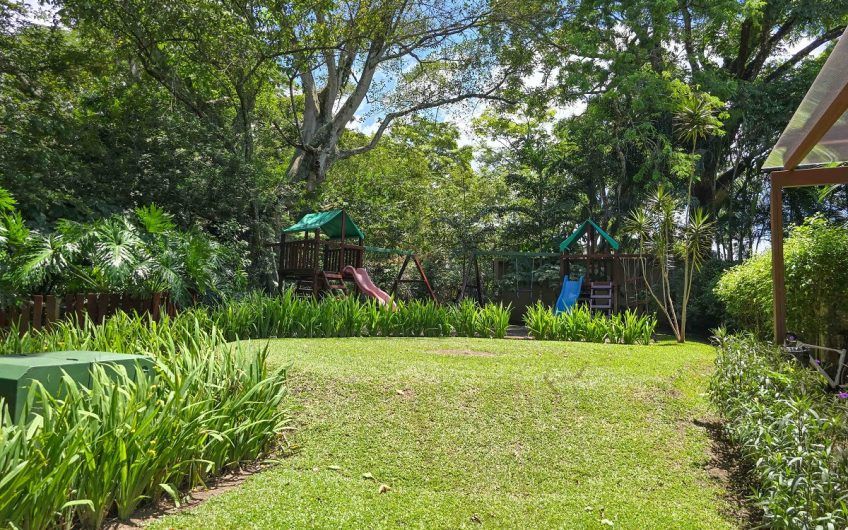 Condo estilo Mediterráneo en Brasil de Mora Santa Ana