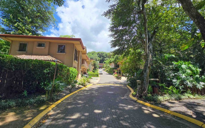 Condo estilo Mediterráneo en Brasil de Mora Santa Ana