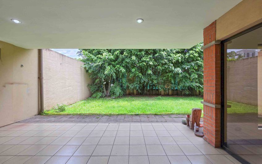 Condo de 451 m2 de 5 habit. en Trejos Montealegre x Avenida Escazú