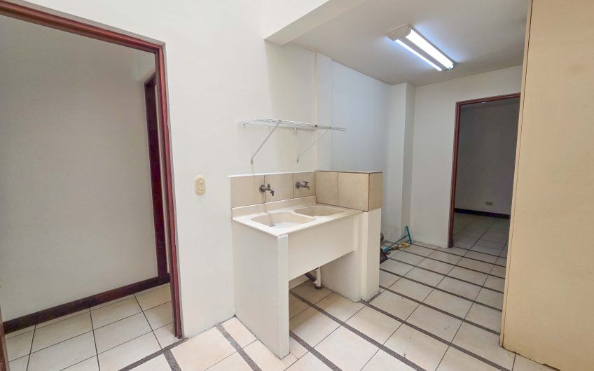 Condo de 451 m2 de 5 habit. en Trejos Montealegre x Avenida Escazú