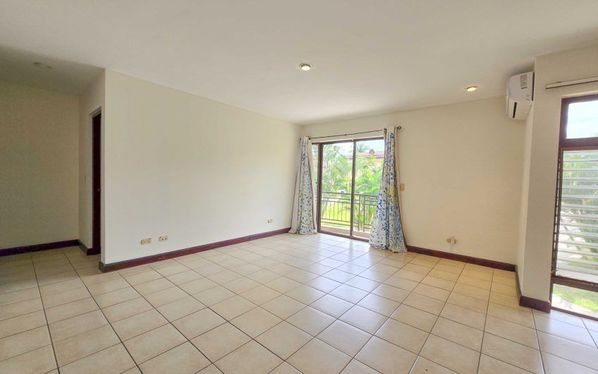 Condo de 451 m2 de 5 habit. en Trejos Montealegre x Avenida Escazú