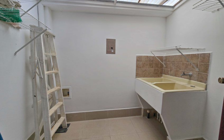 Condo de Una Sola Planta con jardín en Santa Ana Pozos