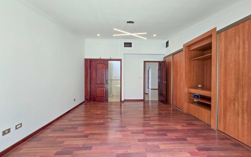Condo de Una Sola Planta con jardín en Santa Ana Pozos