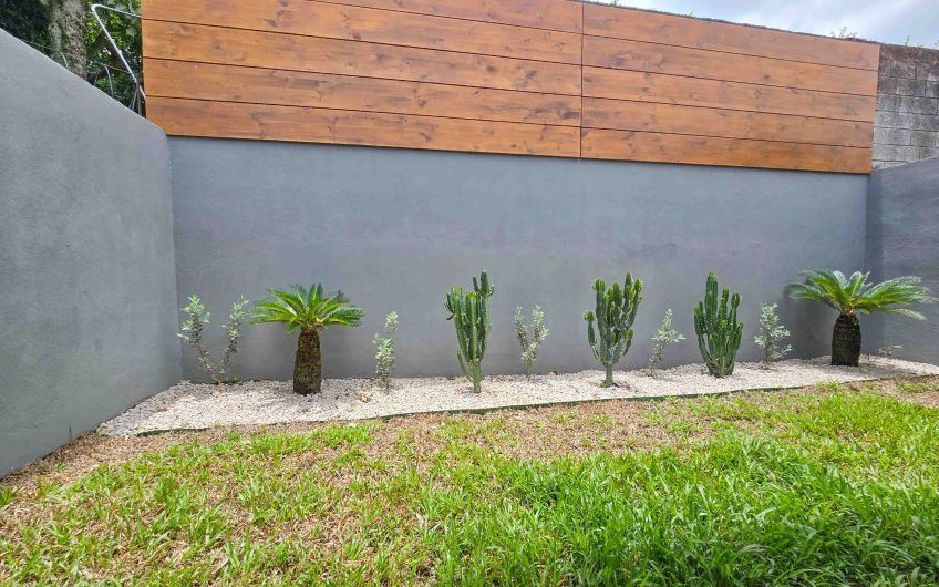 Condo de Una Sola Planta con jardín en Santa Ana Pozos
