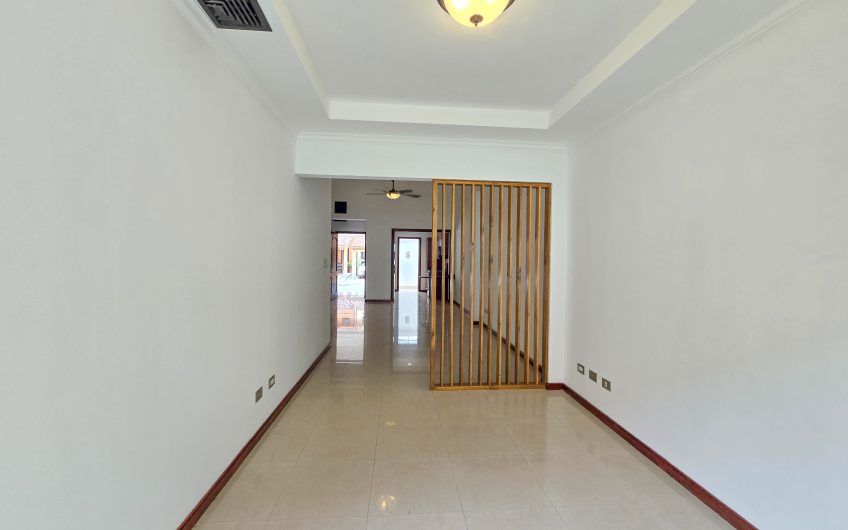 Condo de Una Sola Planta con jardín en Santa Ana Pozos