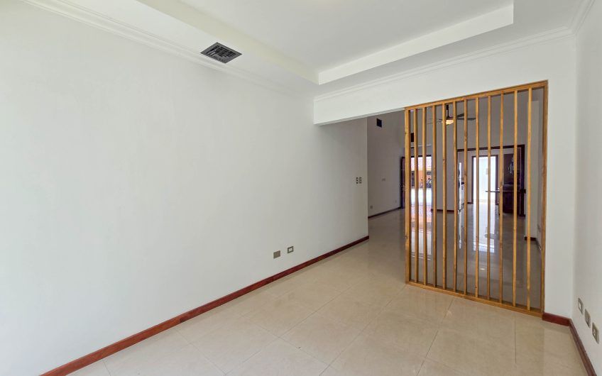 Condo de Una Sola Planta con jardín en Santa Ana Pozos