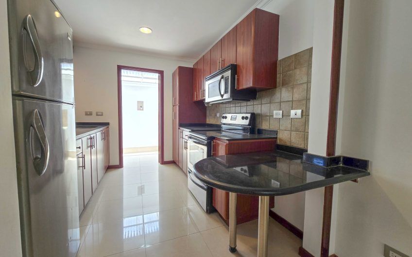 Condo de Una Sola Planta con jardín en Santa Ana Pozos