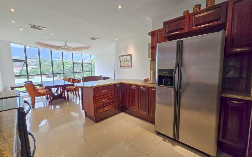 Riverside San Rafael Escazú! Apartamento amueblado con vista