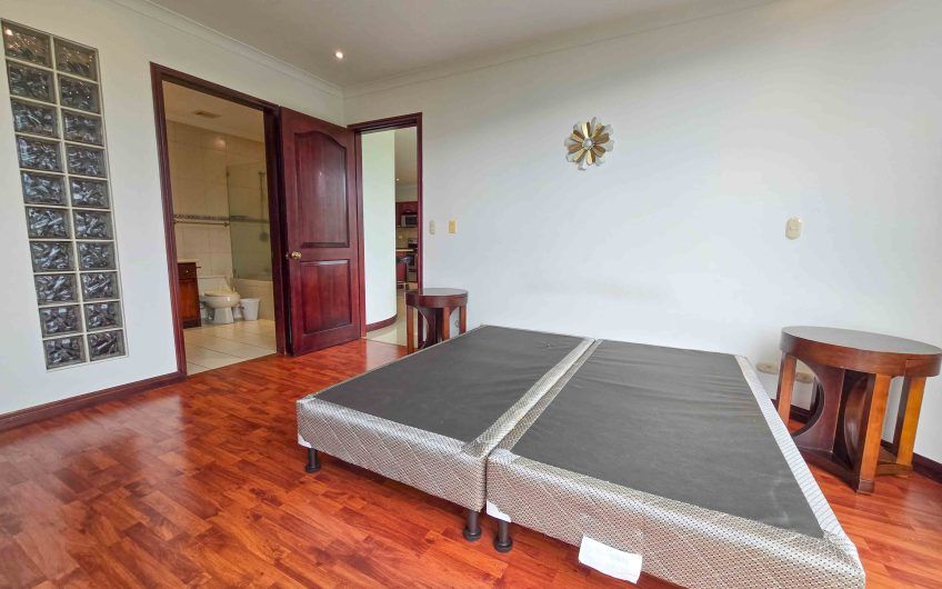 Riverside San Rafael Escazú! Apartamento amueblado con vista